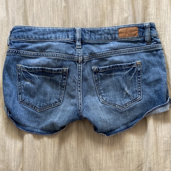 Garage flirty shorts - Picture 3 of 3